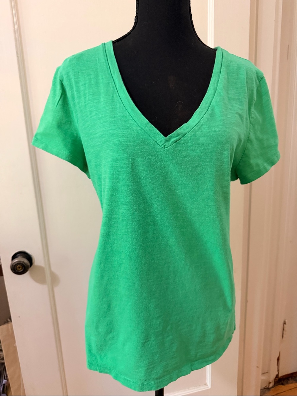 Universal Thread Bright Green V-Neck Short Sleeve Tee from Target